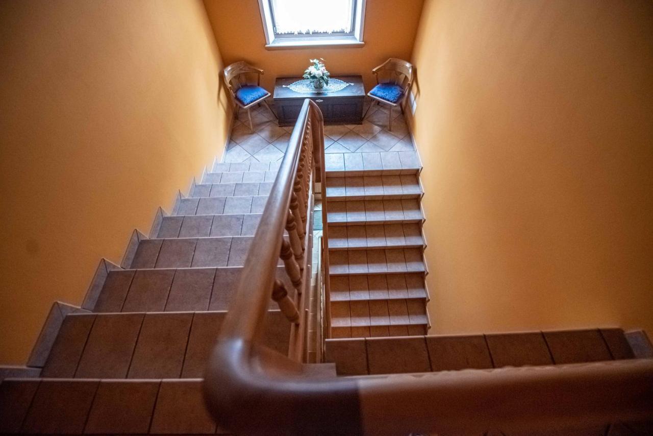 Family House Amalia Myholidaylivigno Esterno foto